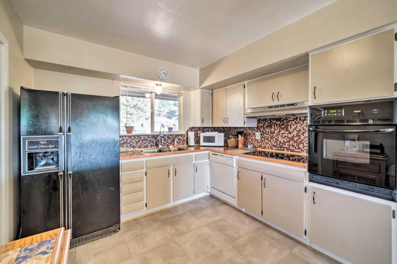 Family-Friendly Cortez Cedar House With Yard! Екстериор снимка